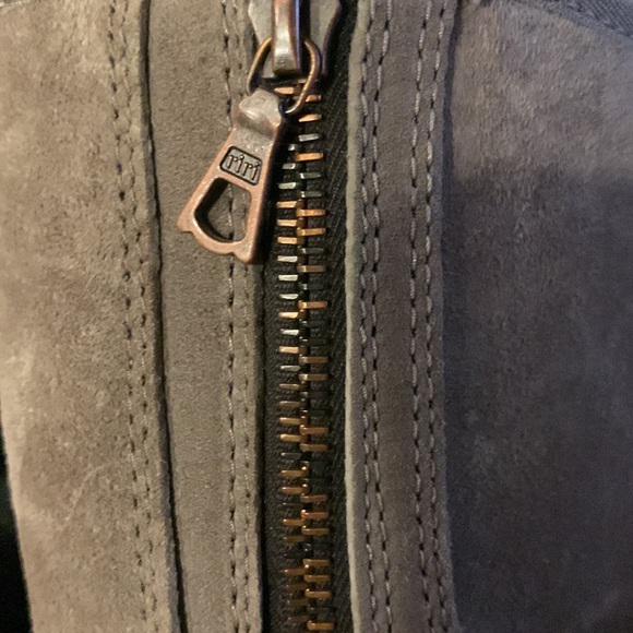 Ugg Grey Suede boot designer - Picture 8 of 10